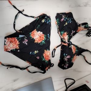 Cupshe bikini size med black with orange flower print